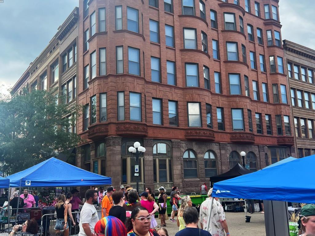 សកម្មភាពពិសេសសម្រាប់ការចូលរួមនៃសហគមន៍